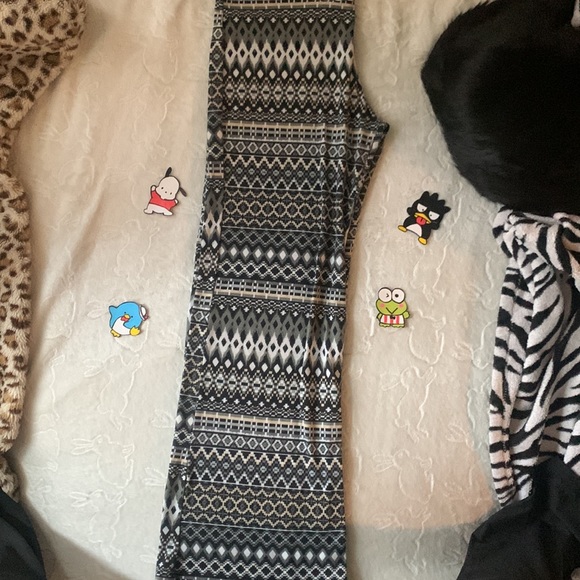 Patterned Pants! - Picture 3 of 6